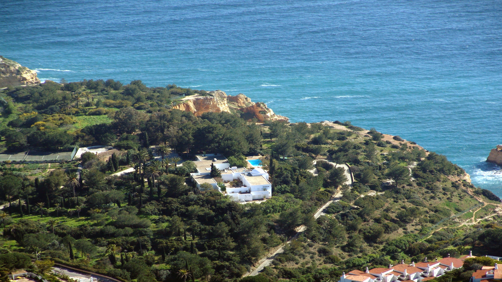 Cliff, luxury villa for rent in Albufeira in algarve