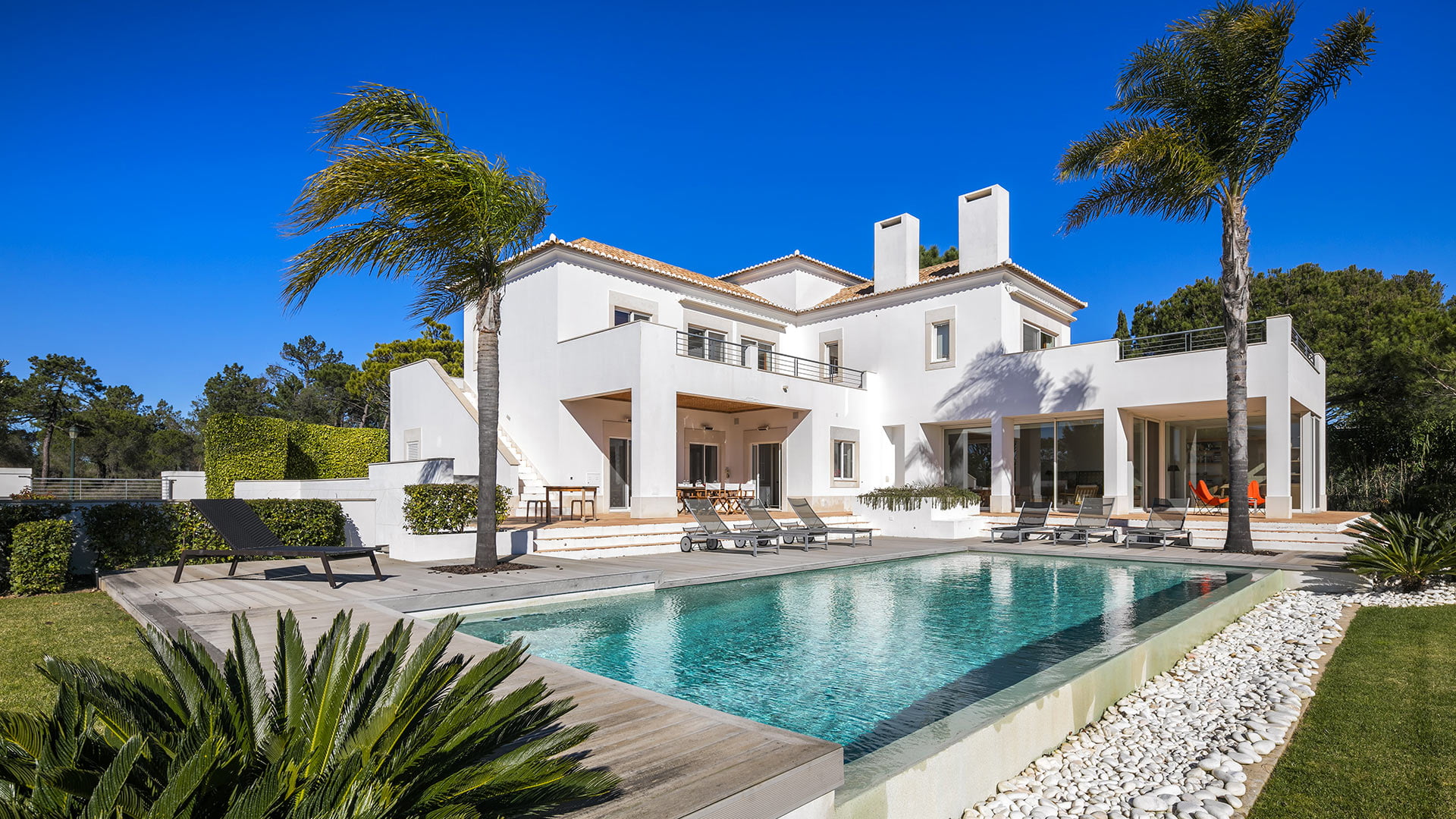 Sweetlight, luxury villa for rent in quinta do lago in algarve
