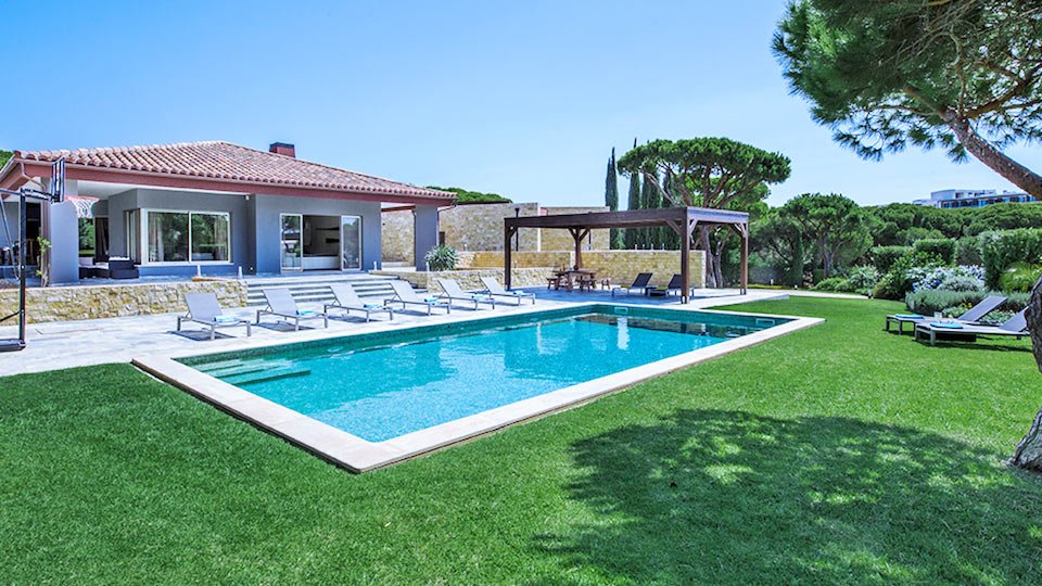 Bliss, luxury villa for rent in Vilamoura in algarve