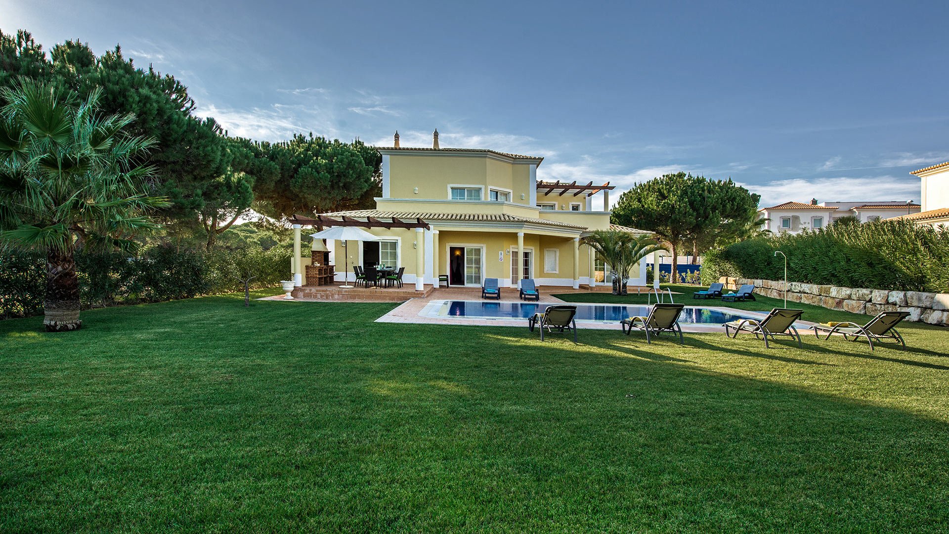 Soleil, luxury villa for rent in Vilamoura in algarve