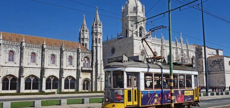 Anreise zum Jeronimos-Kloster in Lissabon
