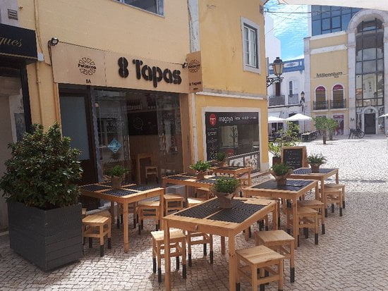 8 Tapas restaurant in Faro