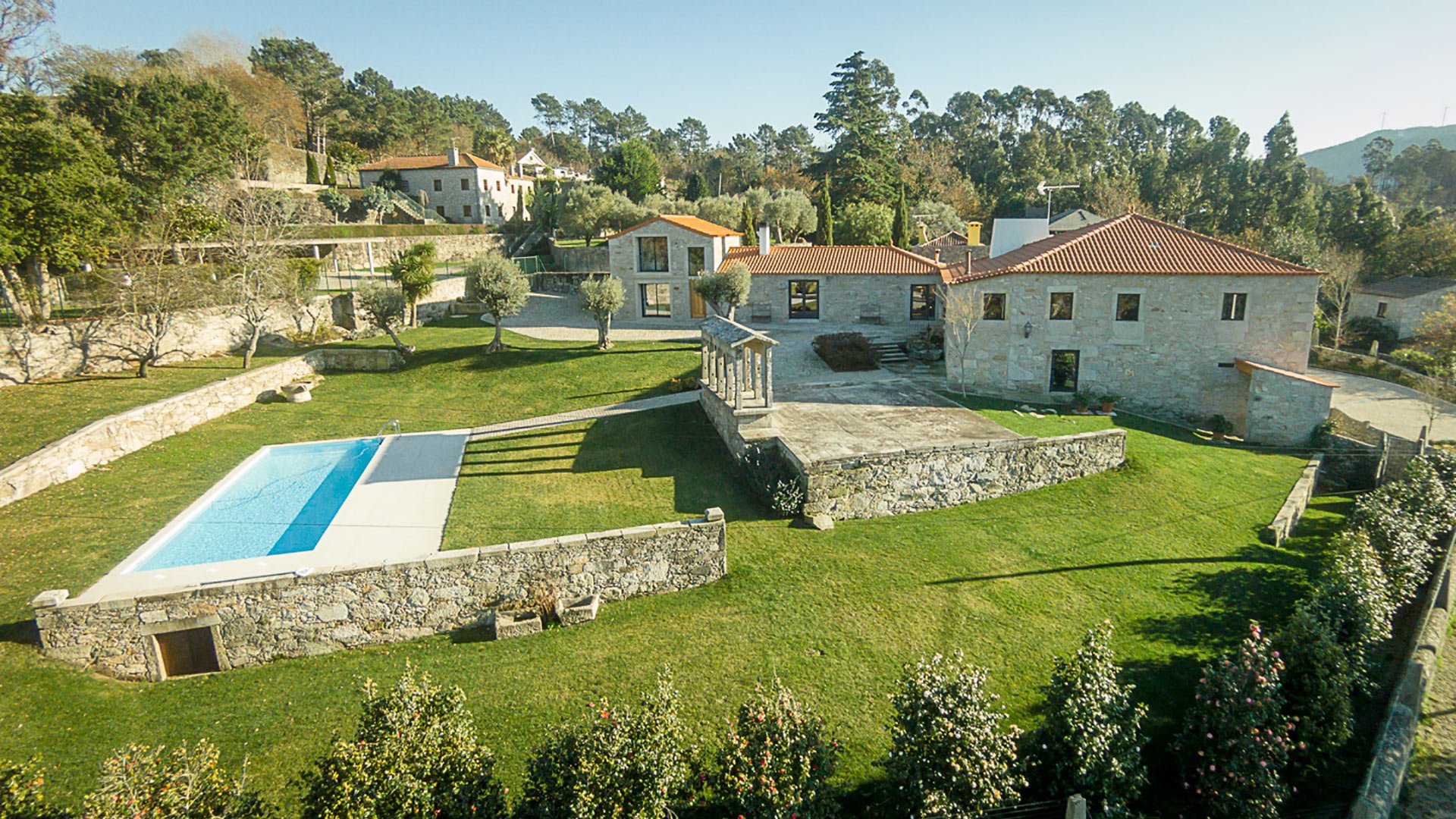 Alesia, luxury villa for rent Porto