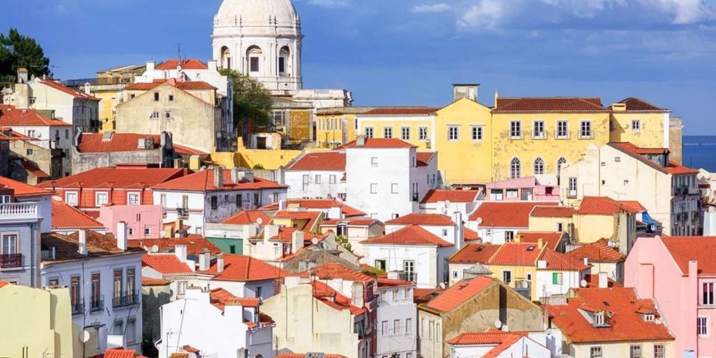 Visit the Alfama in Lisbon complete guide 2023