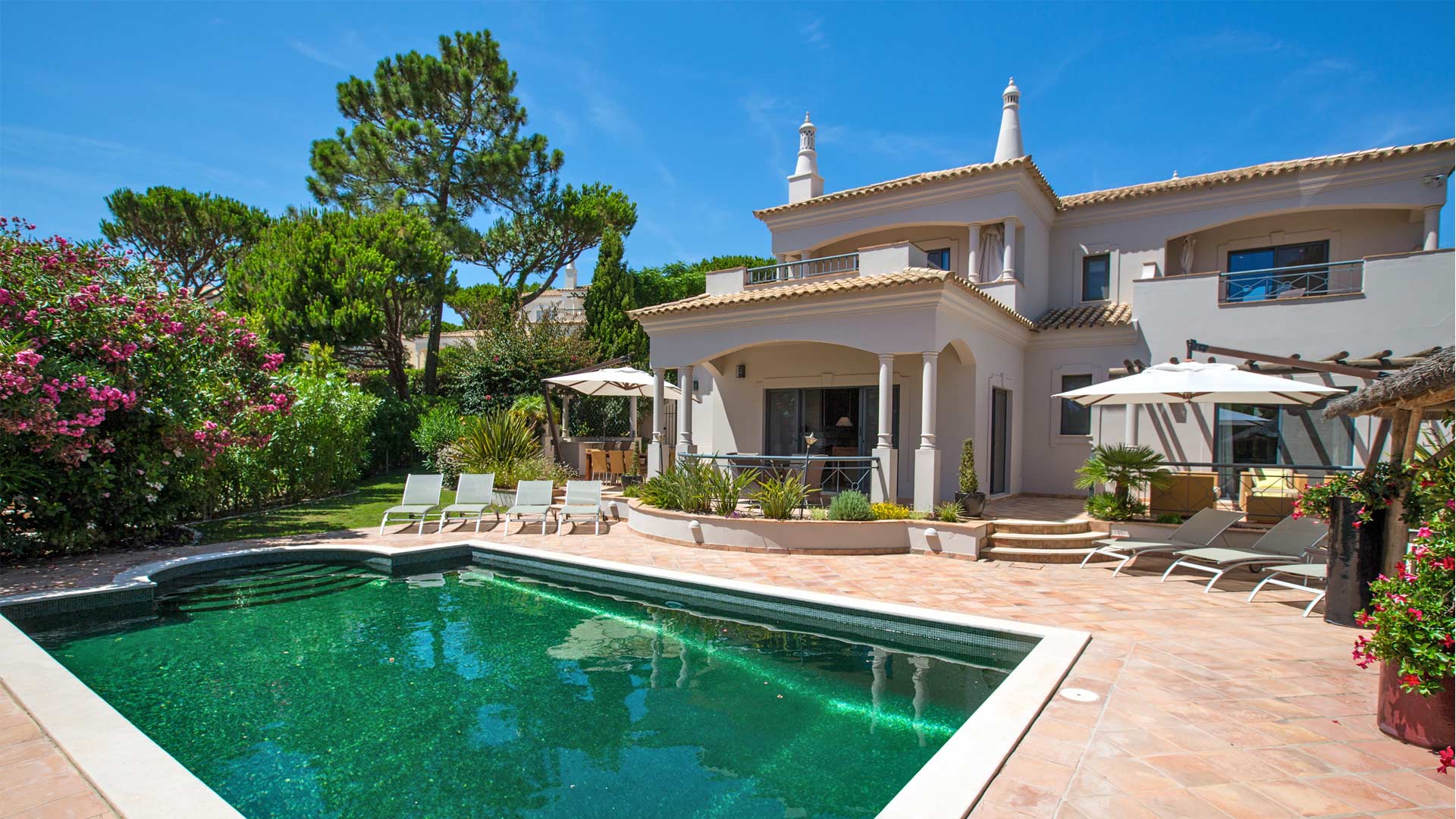 Cacilia, luxury villa for rent at Vale do Lobo in algarve