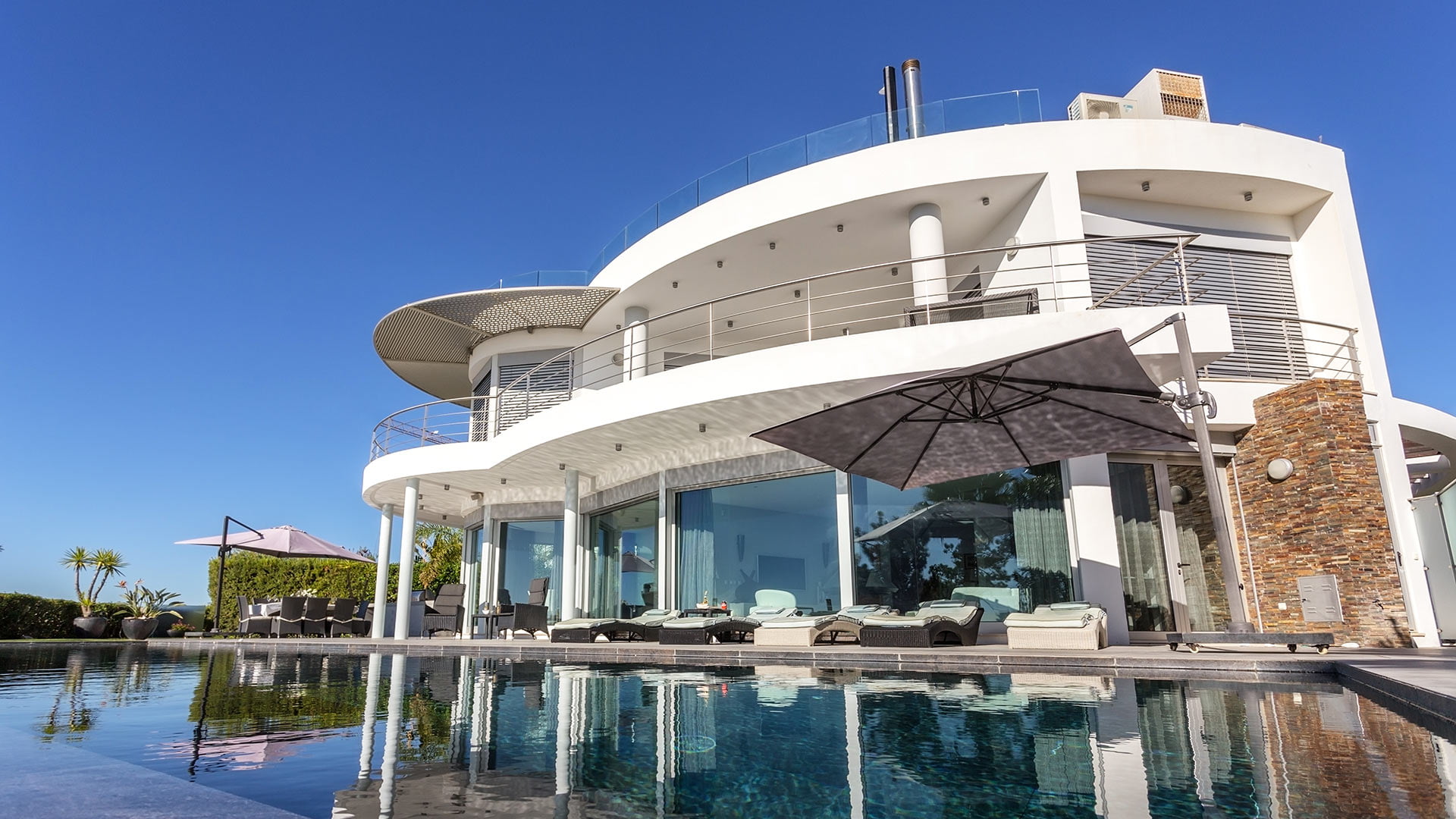 Minka, luxury villa for rent in Vale do Lobo in algarve
