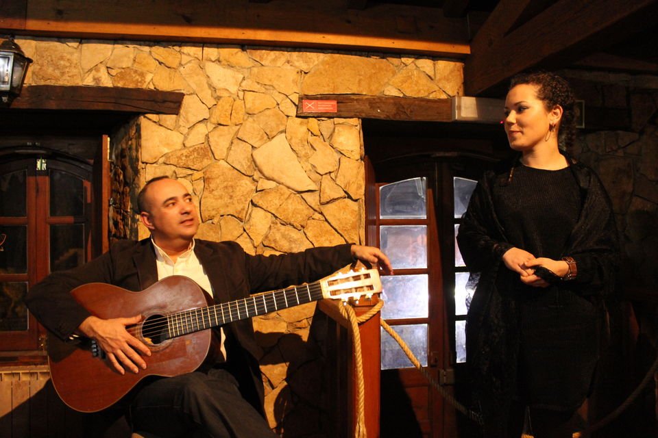 Night visit of Lisbon with Fado dinner