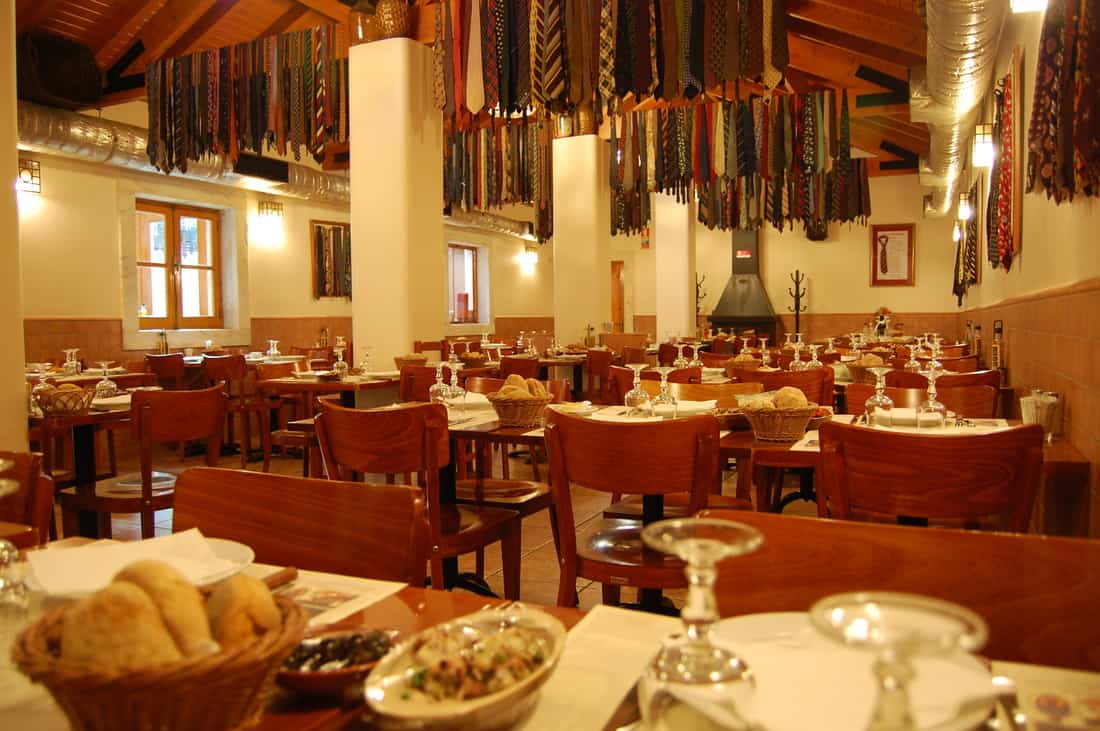 Restaurant Lisbonne: Adesa Das Gravatas
